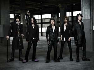 背・身長の低い、低身長の男性にはDIR EN GREYの京さんのファッション、着こなし、コーデが参考になる