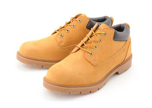 Timberland(ティンバーランド)のローカットイエローブーツスニーカーのファッション、着こなし、履き方、コーディネイト